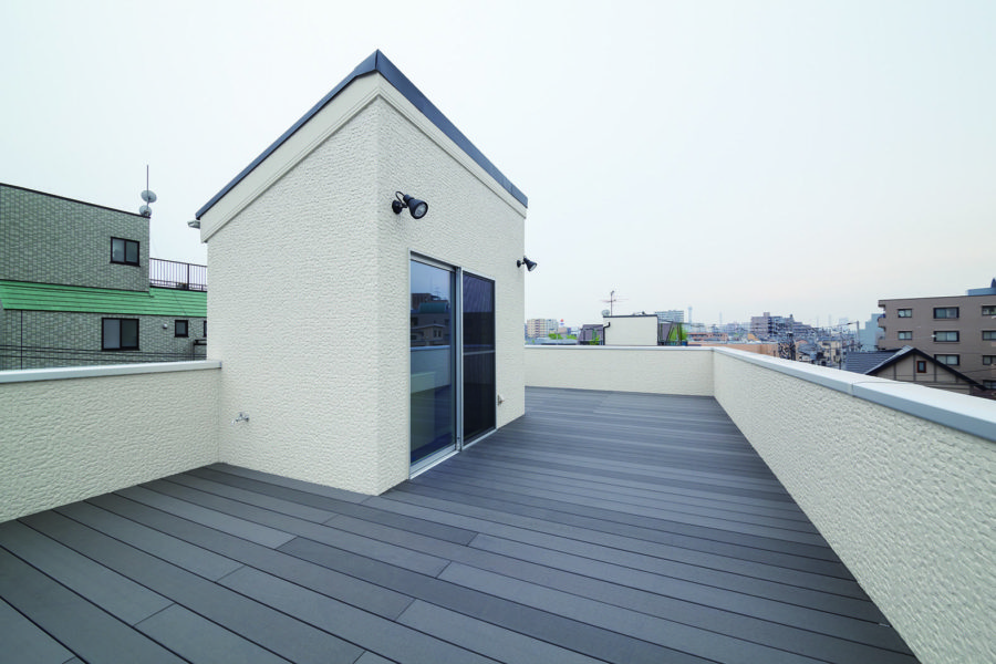 注文住宅「機能性とデザイン性を兼ね備えた落ち着いた住宅」の屋上の施工事例