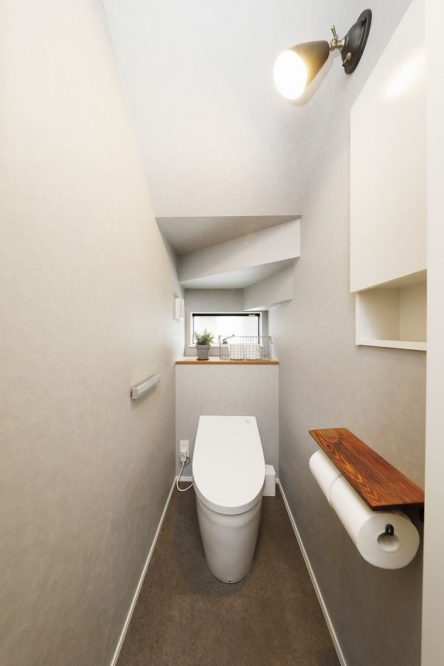 注文住宅「あたたかみのあるナチュラルな木調ハウス」のトイレの施工事例