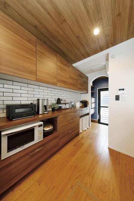注文住宅「あたたかみのあるナチュラルな木調ハウス」のキッチンの施工事例