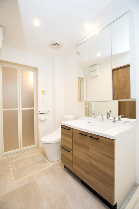 注文住宅「ホテルライクな賃貸併用の3階建て住宅」のトイレの施工事例