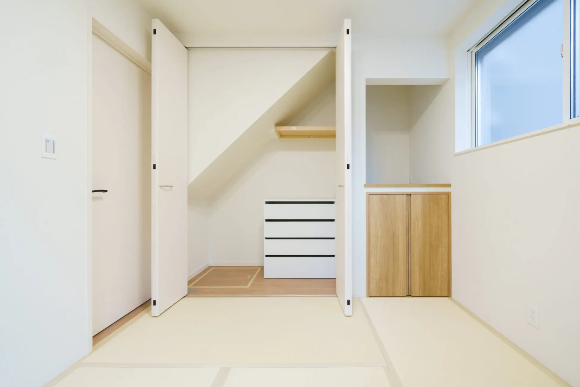 階段下を利用した和室収納